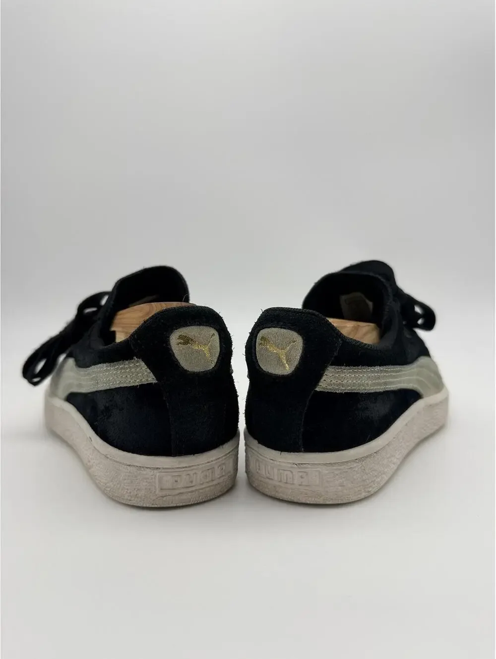 Puma‎ Suede Classic Women's Sneaker Black White Formstrip Size 7